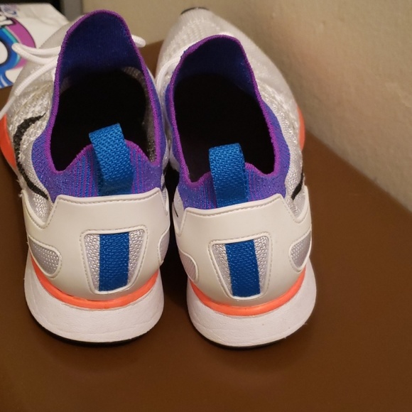 Nike Air Sneakers - Picture 2 of 4